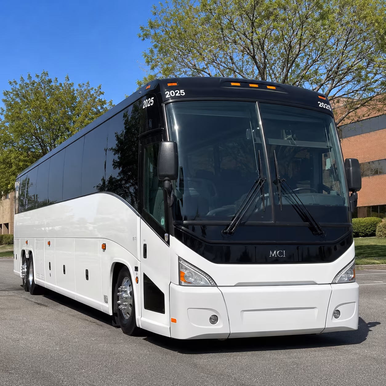 charter bus minibus rentals to bishop international airport fnt
