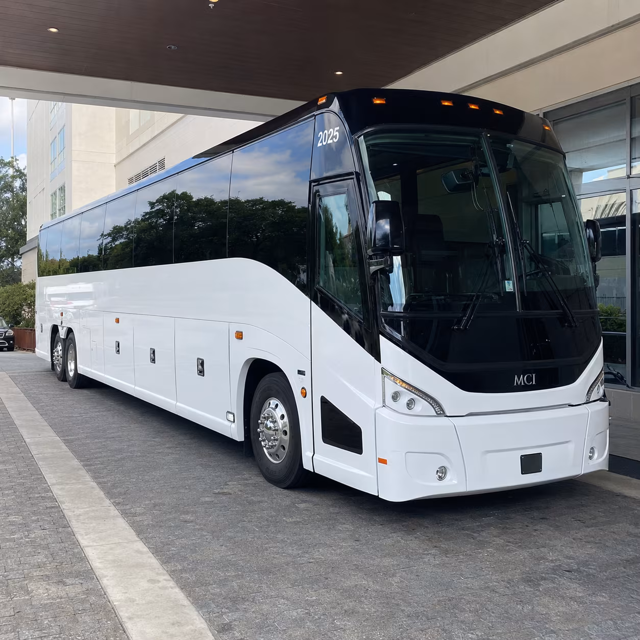 flint 54 passenger charter bus